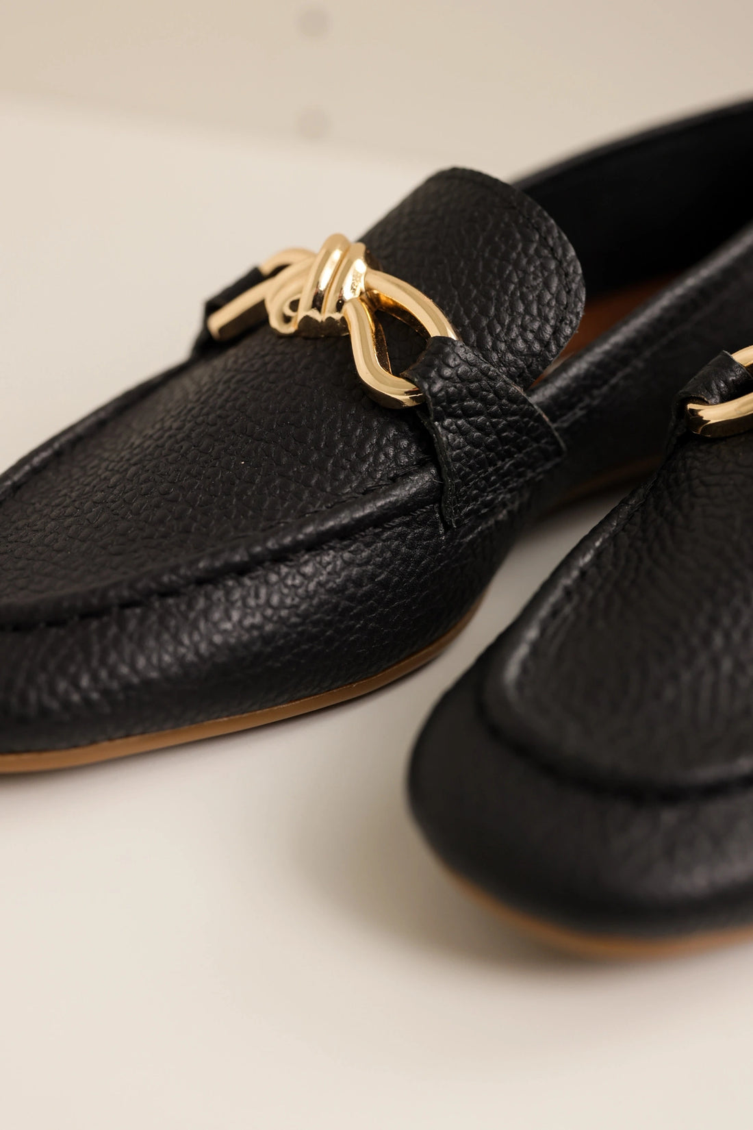 LUKKA SHOES Hakiki Deri Cameron Kadın Siyah Metal Tokalı Loafer Babet