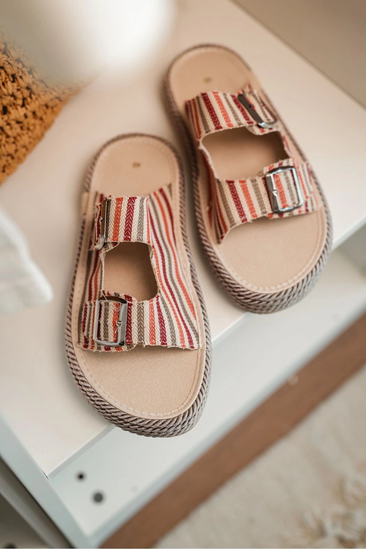 LUKKA SHOES Francesco Çok Renkli Çift Tokalı El Yapımı Natural Hasır Erkek Terlik