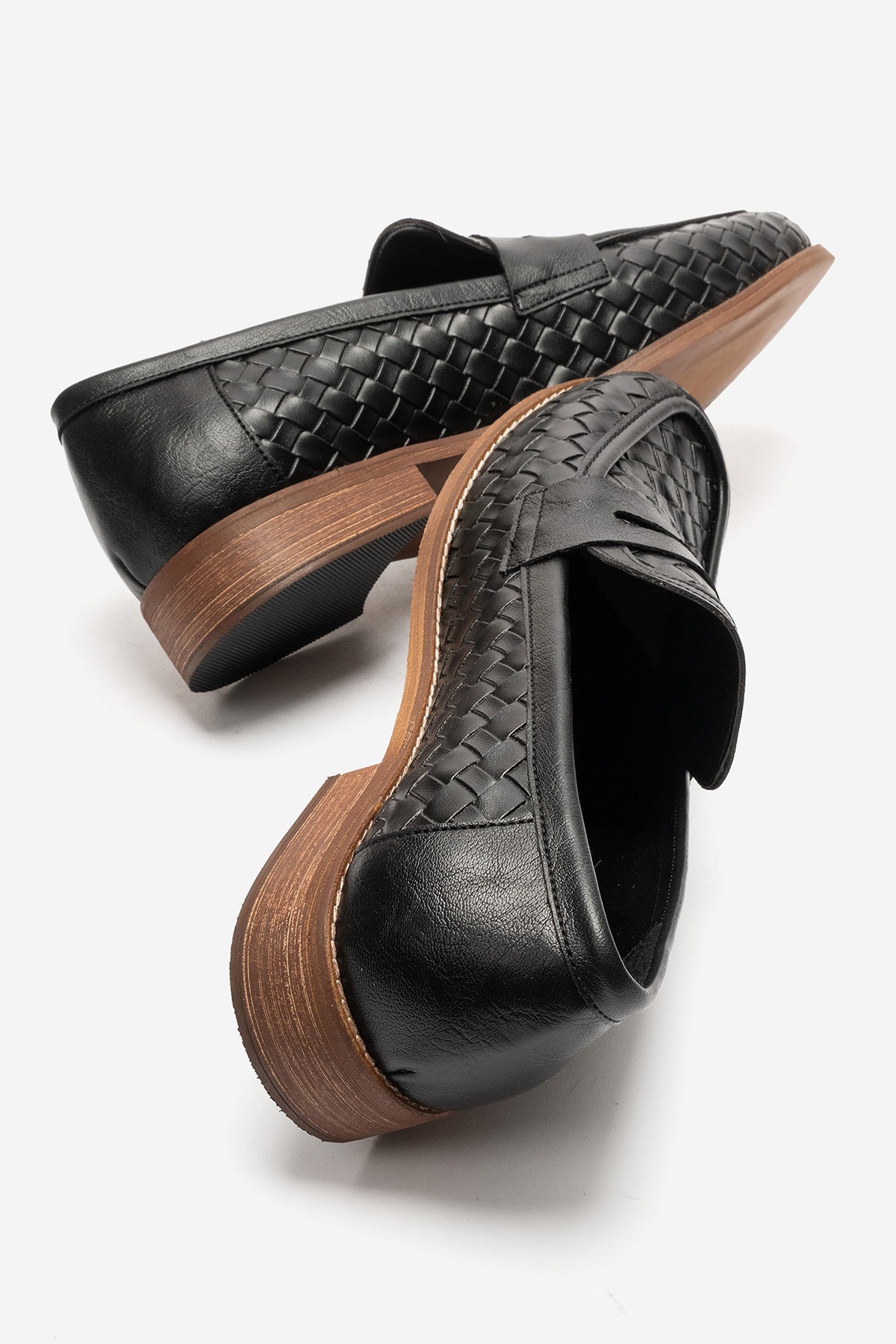 LUKKA SHOES Sara Erkek El Yapımı Siyah Örgü Makosen Loafer Ayakkabı