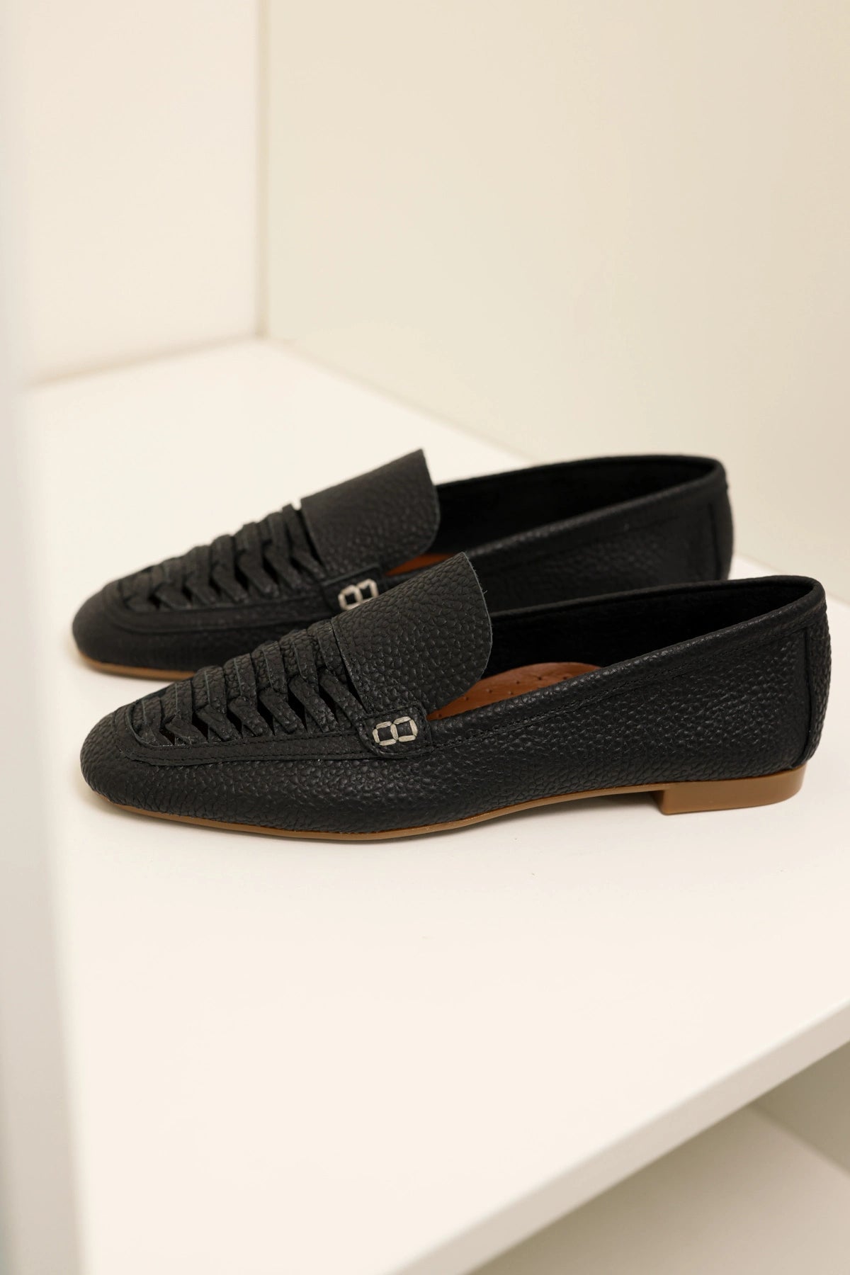 LUKKA SHOES Hakiki Deri Kadın Alvin Siyah El yapımı Babet