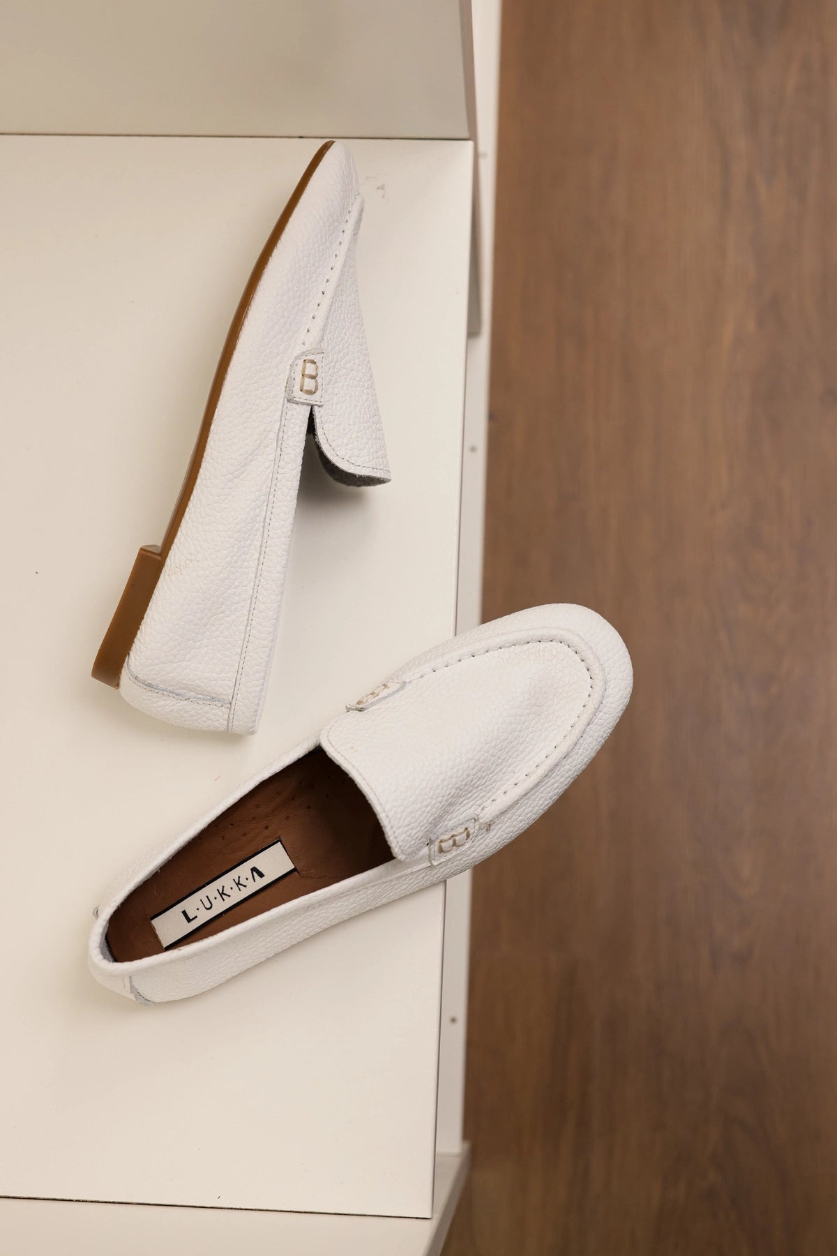 LUKKA SHOES Hakiki Deri Kadın Abay Beyaz Saraçlı Babet