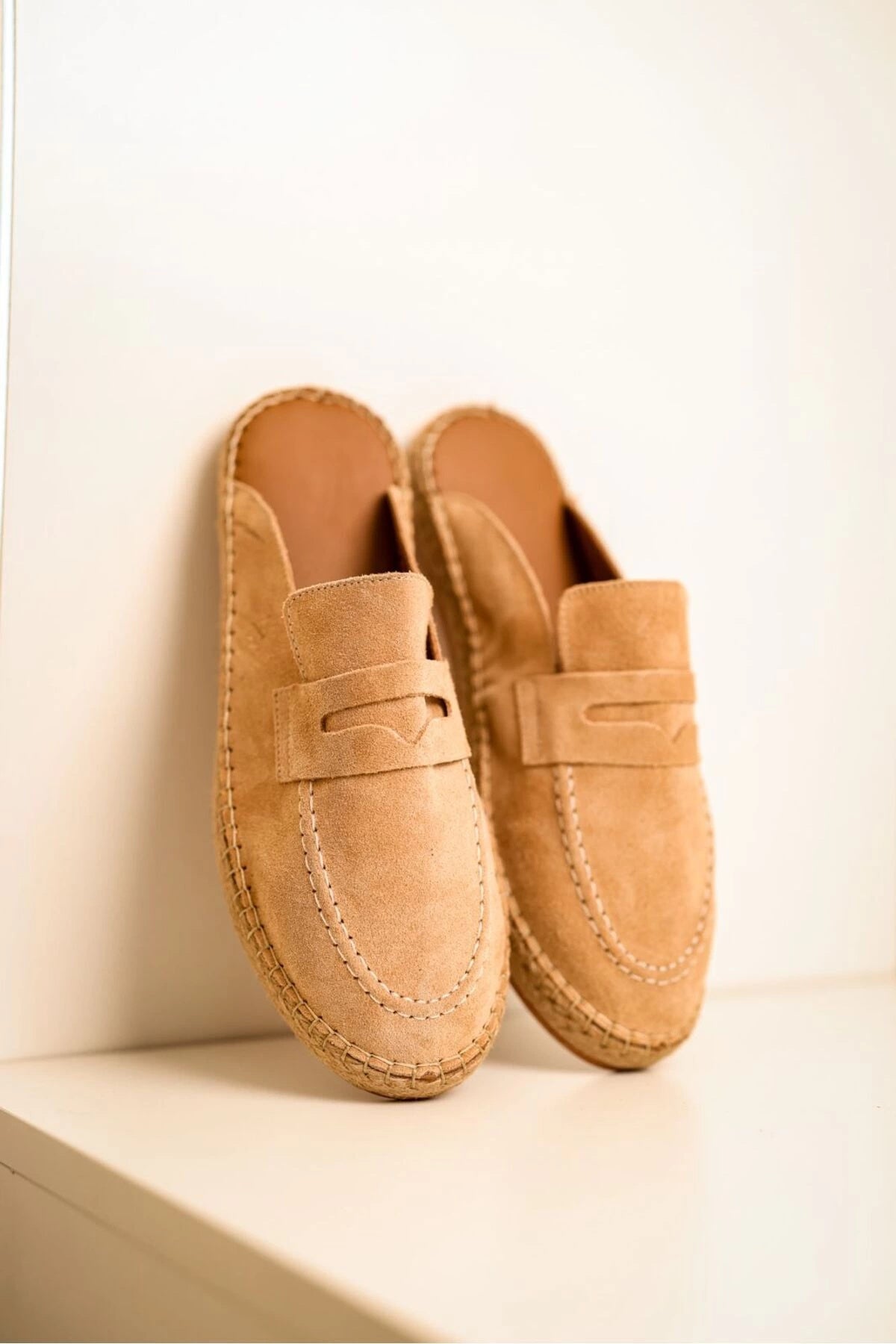 LUKKA SHOES Bloom Hakiki Deri Bej Kauçuk taban terlik