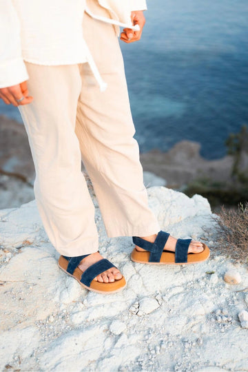 LUKKA SHOES Farah Hakiki Deri Lacivert Hafif Taban Sandalet