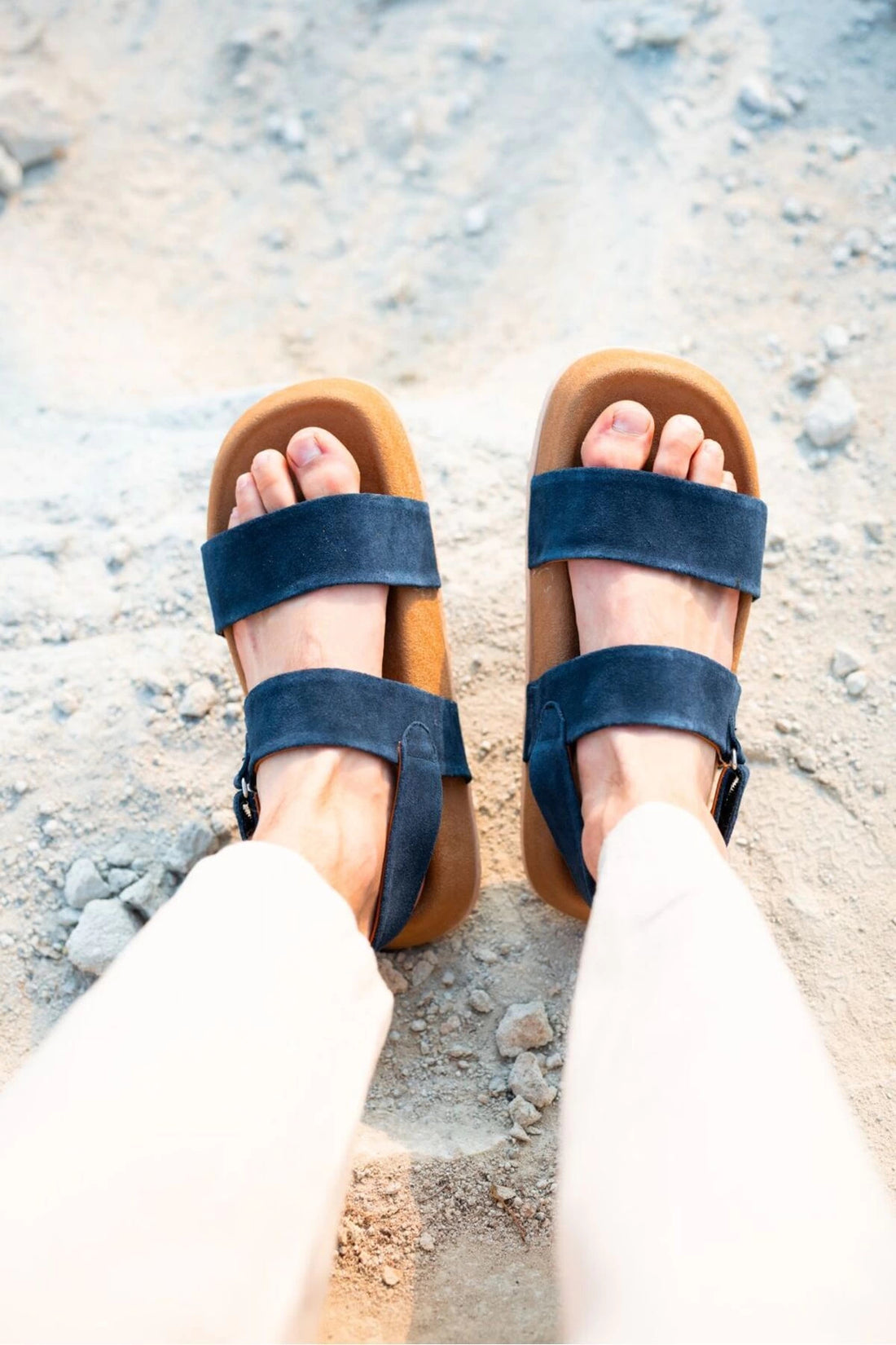 LUKKA SHOES Farah Hakiki Deri Lacivert Hafif Taban Sandalet
