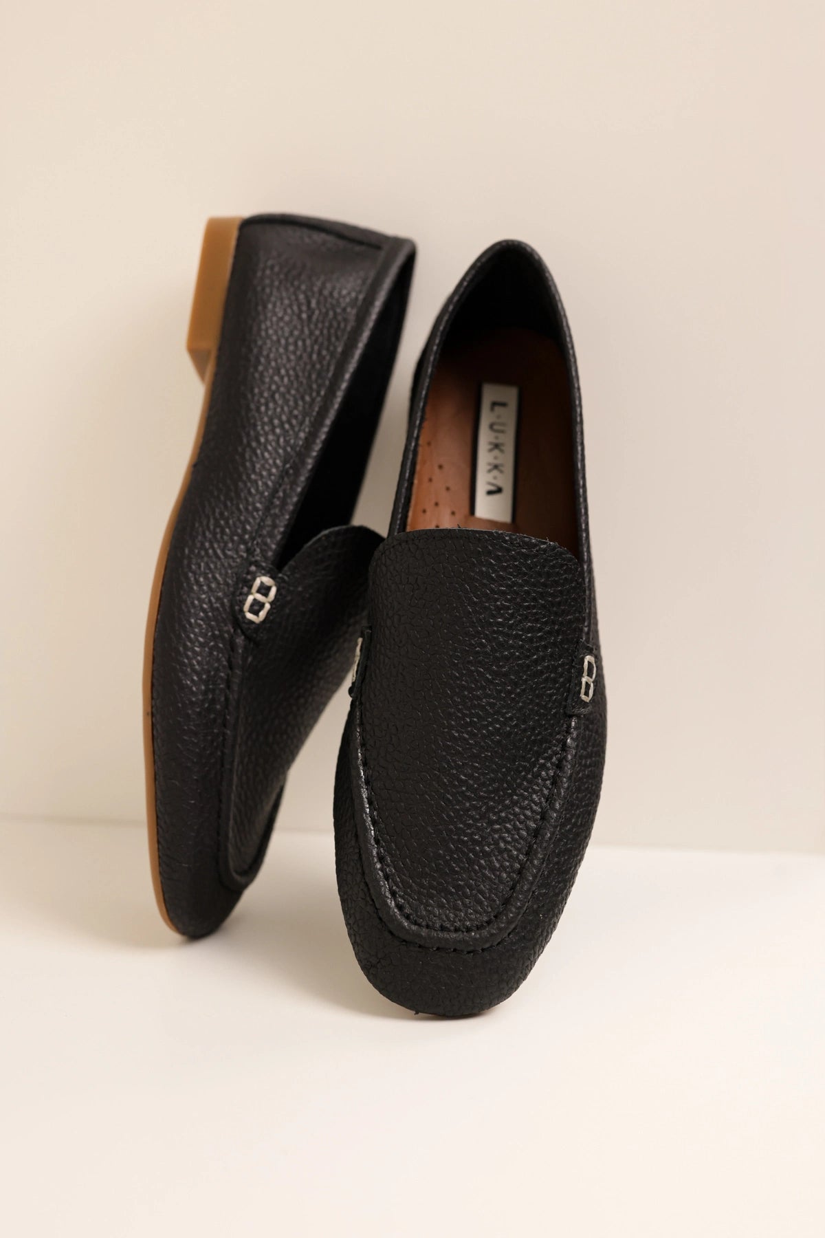 LUKKA SHOES Hakiki Deri Kadın Abay Siyah Saraçlı Babet