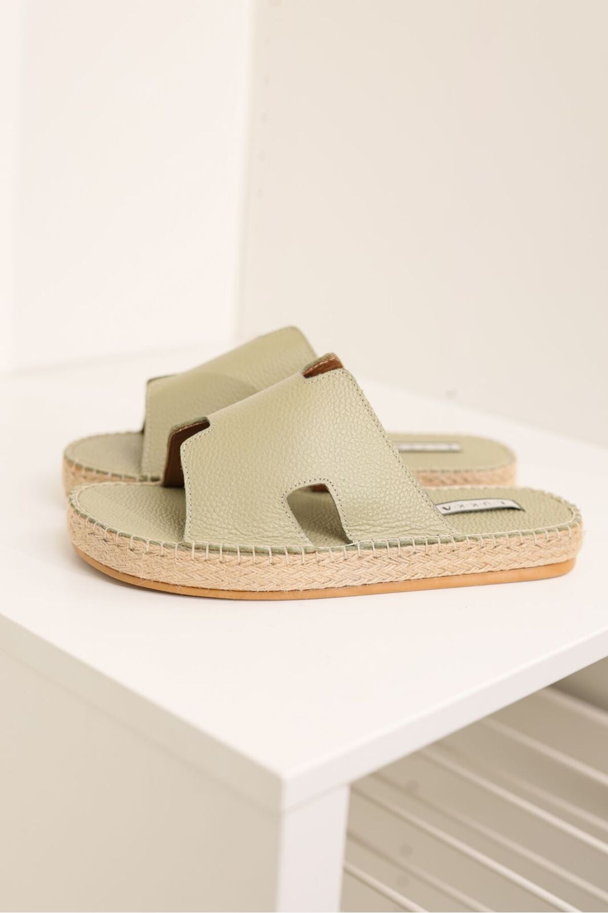 LUKKA SHOES Grace Hakiki Deri Erkek Avakado Bohem Terlik Espadril