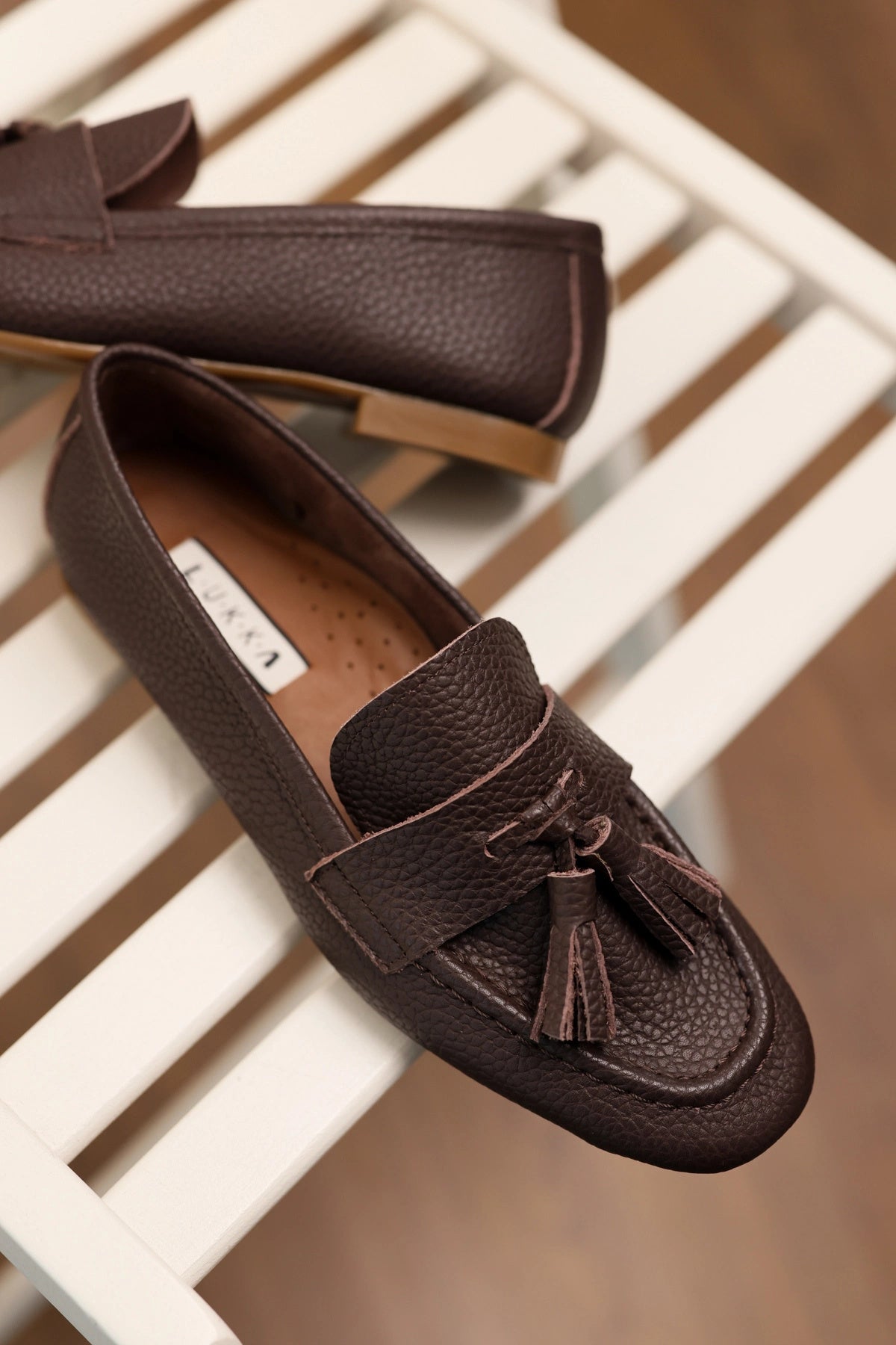 LUKKA SHOES Hakiki Deri Kadın Adeen Acı Kahve Ponponlu El yapımı Babet