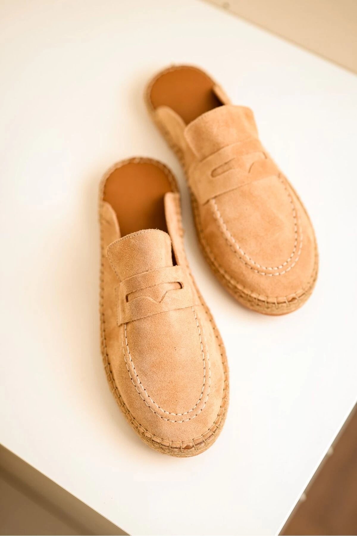 LUKKA SHOES Bloom Hakiki Deri Bej Kauçuk taban terlik