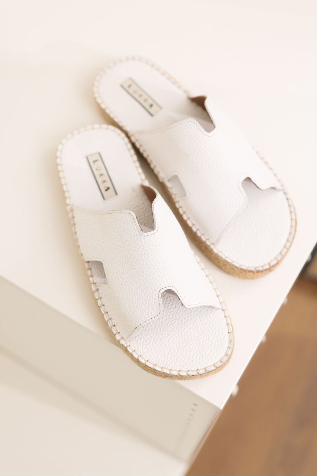 LUKKA SHOES Grace Hakiki Deri Erkek Beyaz Bohem Terlik Espadril