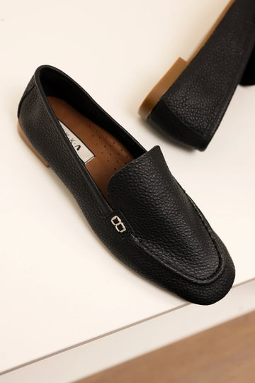 LUKKA SHOES Hakiki Deri Kadın Abay Siyah Saraçlı Babet