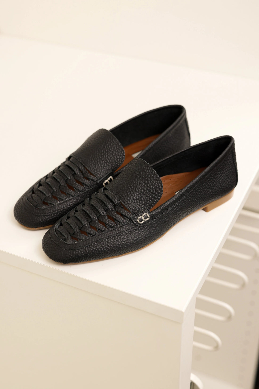 LUKKA SHOES Hakiki Deri Kadın Alvin Siyah El yapımı Babet