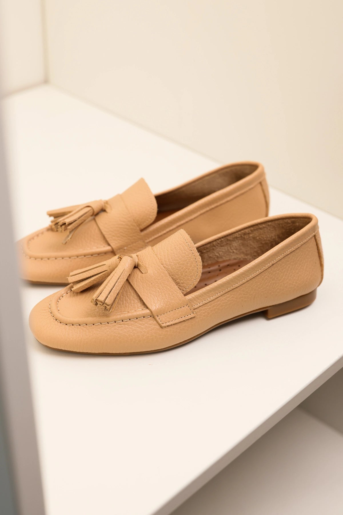 LUKKA SHOES Hakiki Deri Kadın Adeen Nude Ponponlu El yapımı Babet