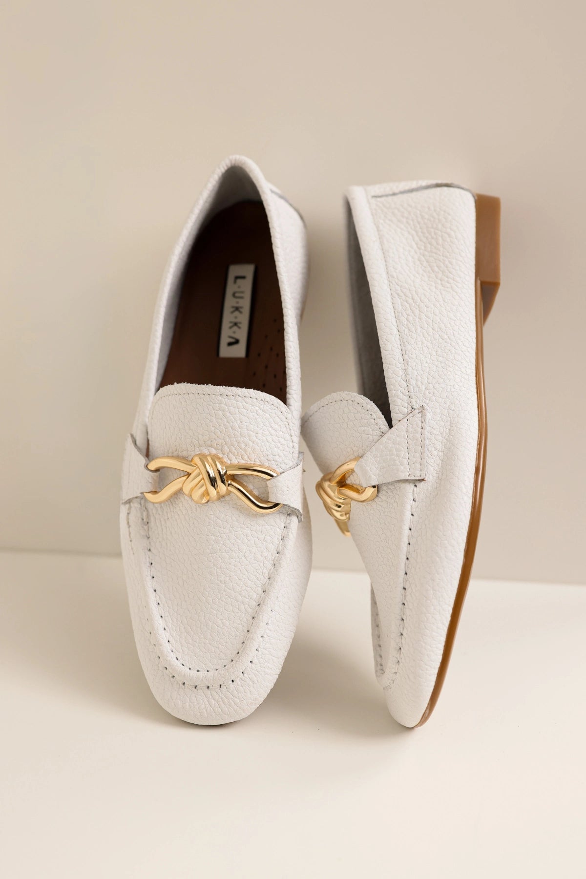 LUKKA SHOES Hakiki Deri Cameron Kadın Beyaz Metal Tokalı Loafer Babet