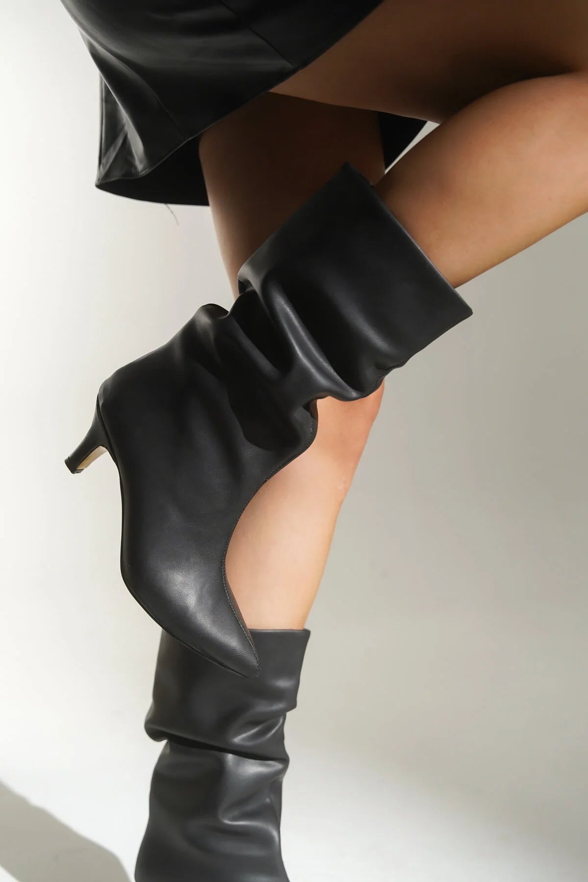 Greek Kadın Siyah Cilt Körüklü Bot