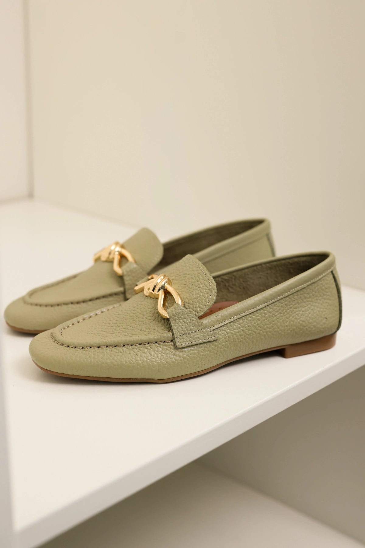 Hakiki Deri Cameron Kadın Avokado Yeşil Metal Tokalı Loafer Babet